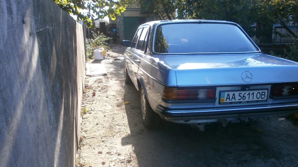 Mercedes-Benz W123 4
