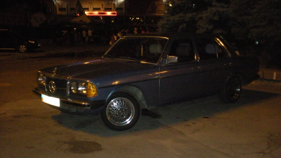 Mercedes-Benz W123 4