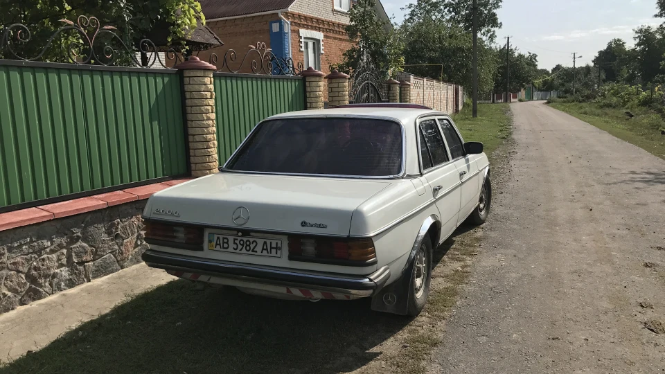 Mercedes-Benz W123