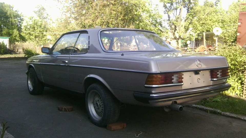 Mercedes-Benz W123