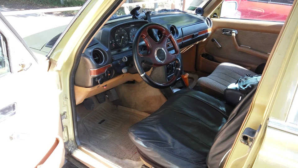 Mercedes-Benz W123 2.0 disel Gold
