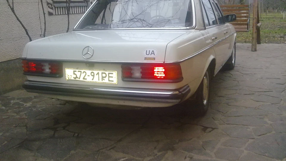 Mercedes-Benz W123 2.0 дизель, хутро. 4-ст. 3