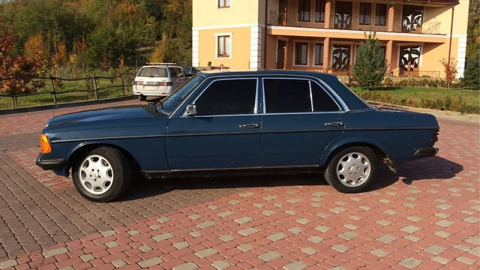 Mercedes-Benz W123 2.0