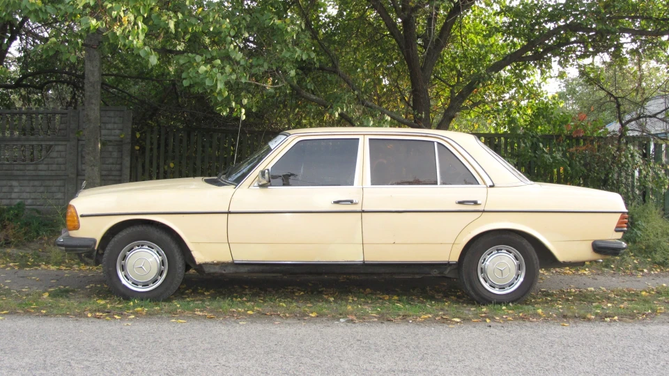 Mercedes-Benz W123 200D persononomo 2