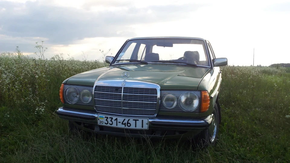 Mercedes-Benz W123 200D Навчальний 3
