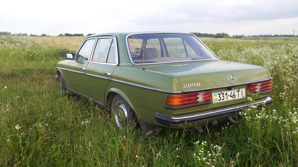 Mercedes-Benz W123 200D Навчальний 4