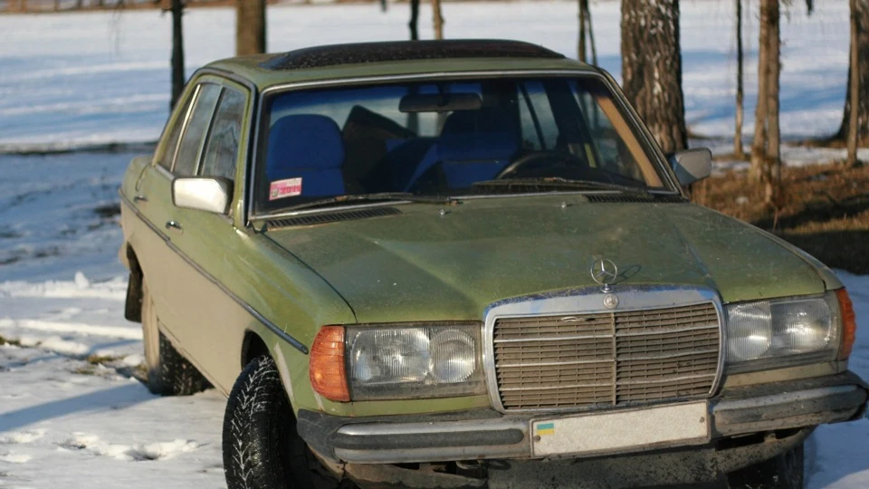 Mercedes-Benz W123 200d 3