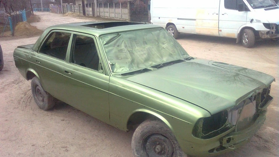 Mercedes-Benz W123 200d 4