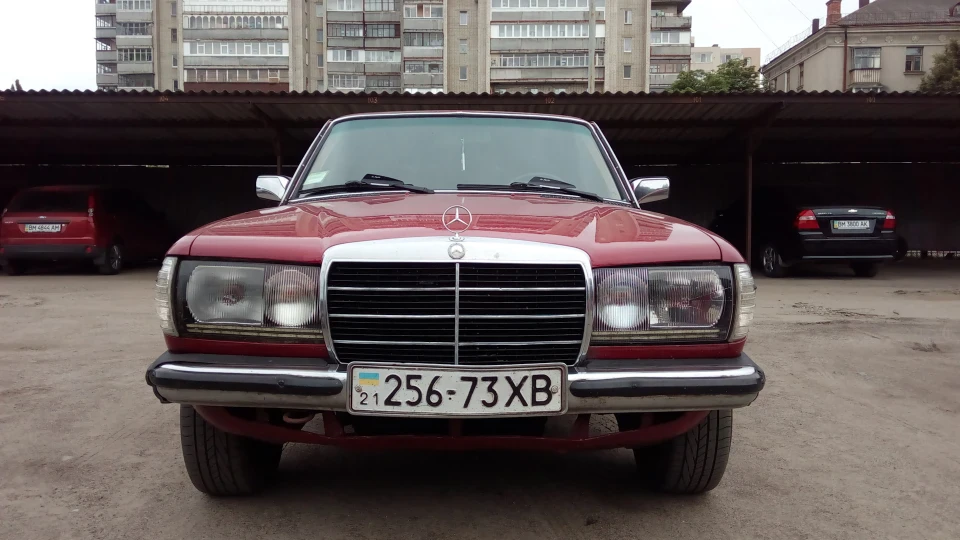 Mercedes-Benz W123 200D 2