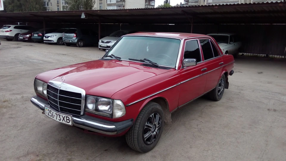 Mercedes-Benz W123 200D 3
