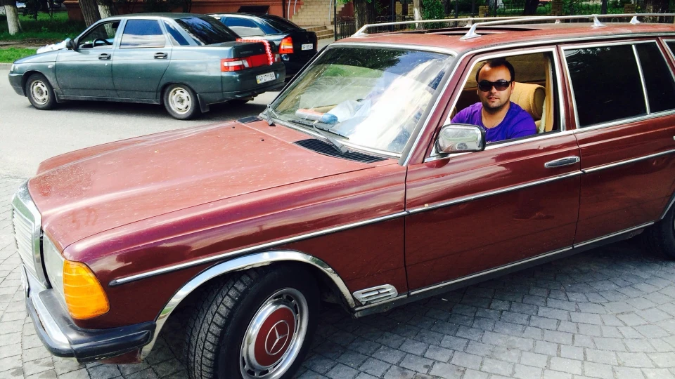 Mercedes-Benz W123 200T Бордо врожай 1984 4