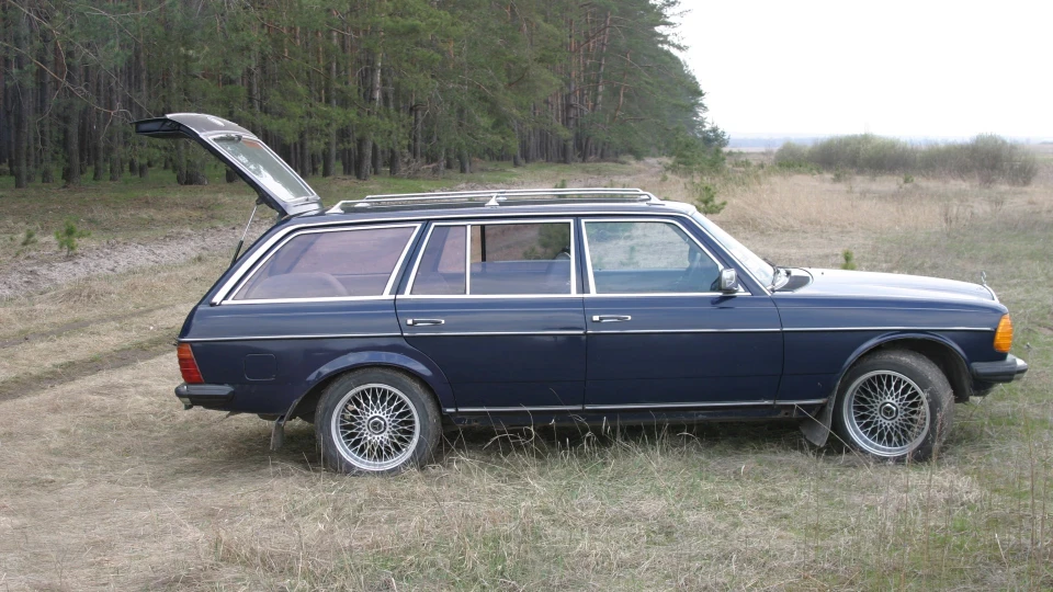 Mercedes-Benz W123 200T 5