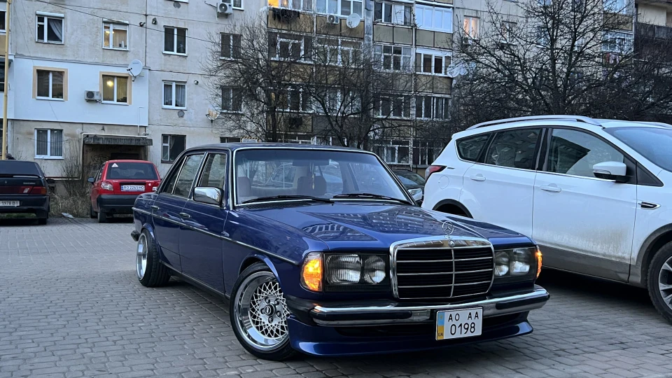 Mercedes-Benz W123 2.3 бензин 2