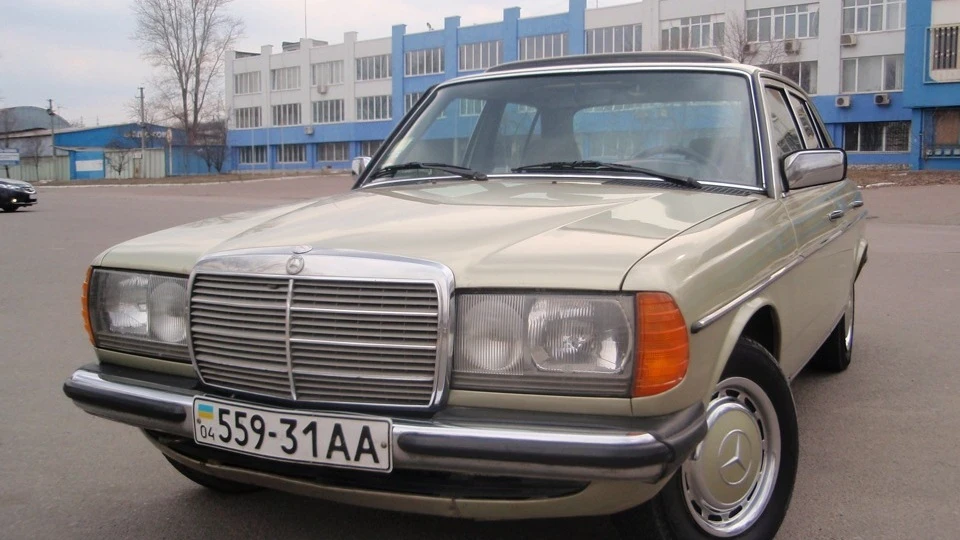 Mercedes-Benz W123 2.3
