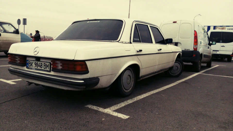 Mercedes-Benz W123 2.3 2