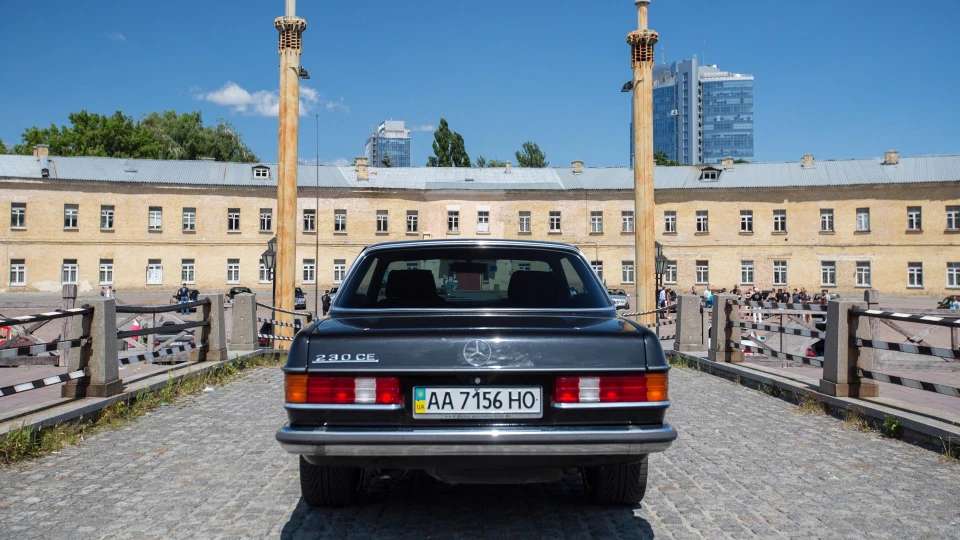 Mercedes-Benz W123 230CE, Airbag,Clima,ABS 4