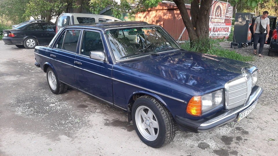 Mercedes-Benz W123 230Е Орігош 4