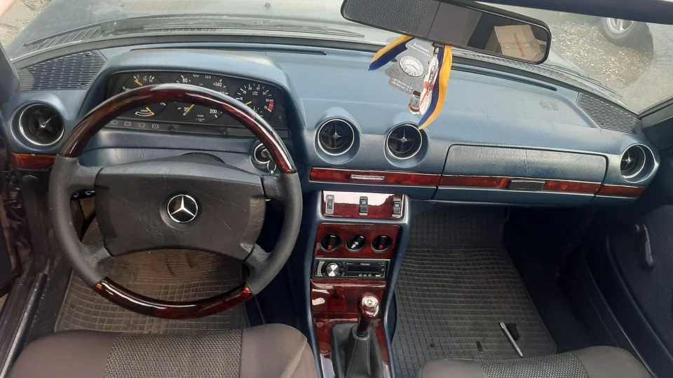 Mercedes-Benz W123 230Е Орігош 5