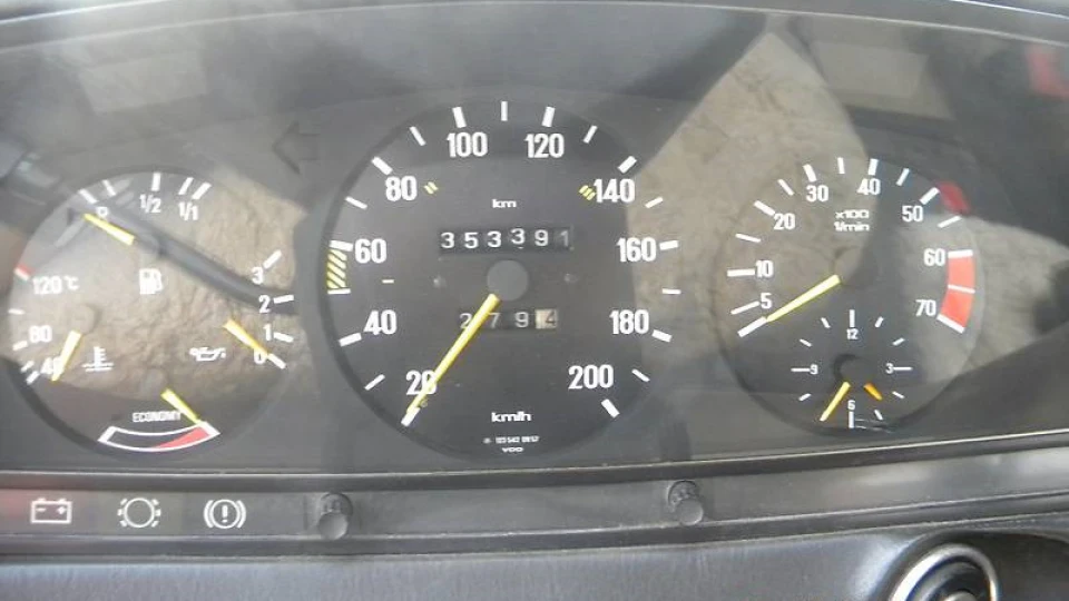 Mercedes-Benz W123 230e 5