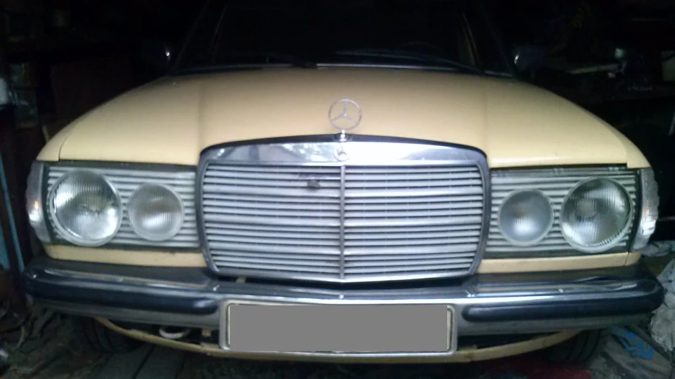 Mercedes-Benz W123 240D ㋡ 3