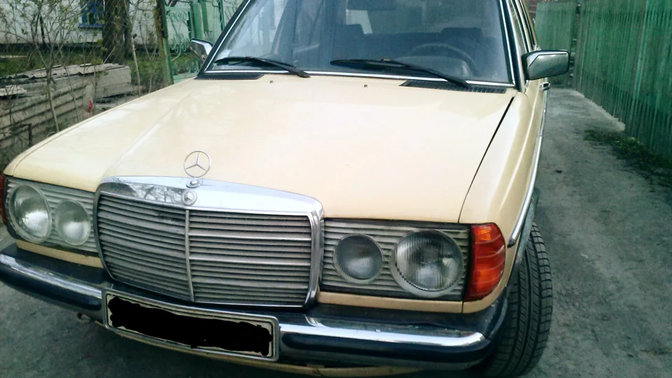Mercedes-Benz W123 240D ㋡ 4