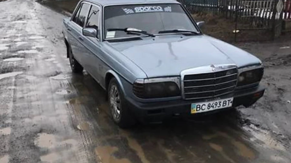 Mercedes-Benz W123 240D