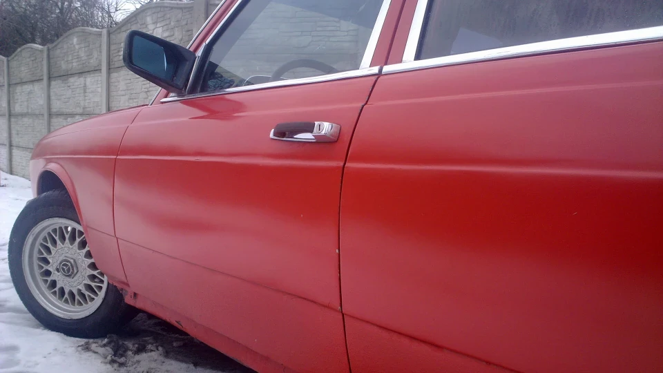 Mercedes-Benz W123 2.4D 2