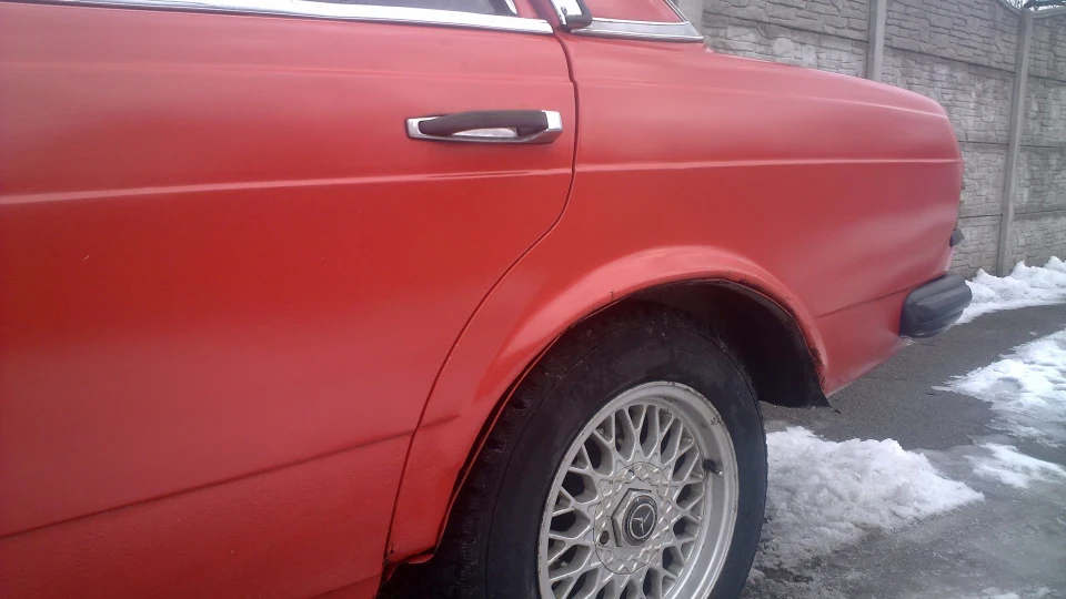Mercedes-Benz W123 2.4D 3