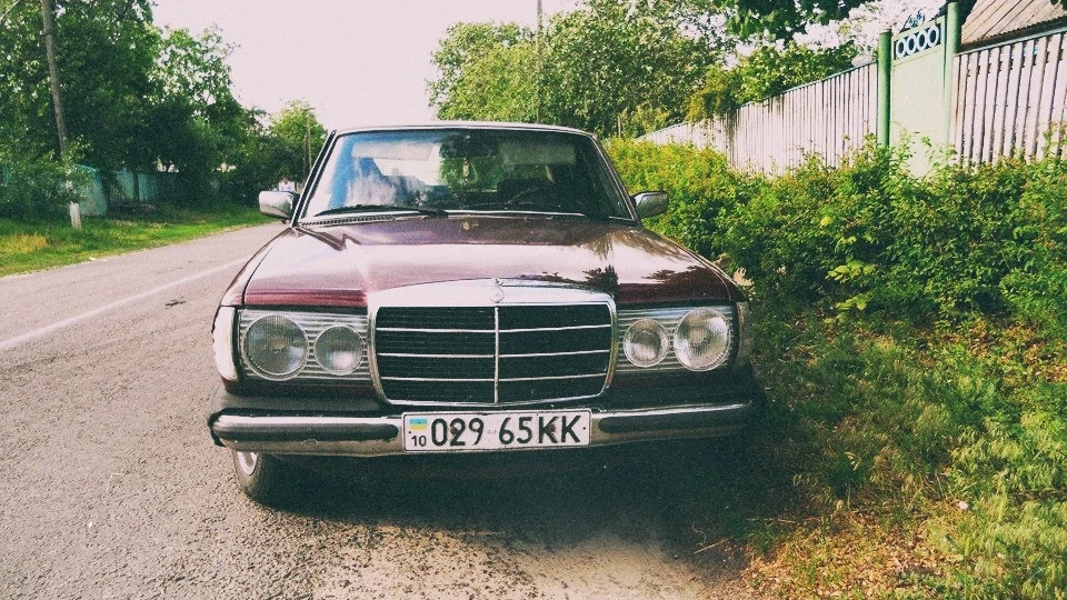 Mercedes-Benz W123 2.4D 2
