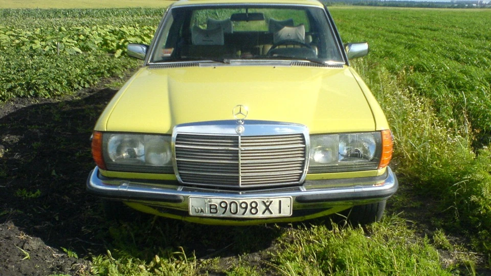 Mercedes-Benz W123 2.8 litre automatic 3