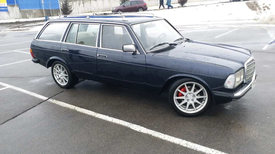 Mercedes-Benz W123 3.0 turbo diesel 2
