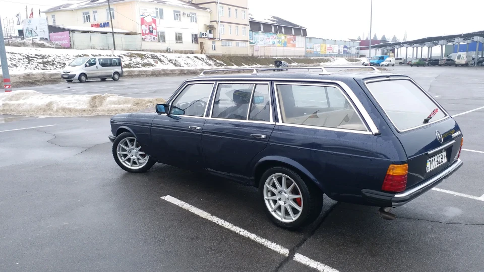 Mercedes-Benz W123 3.0 turbo diesel 3