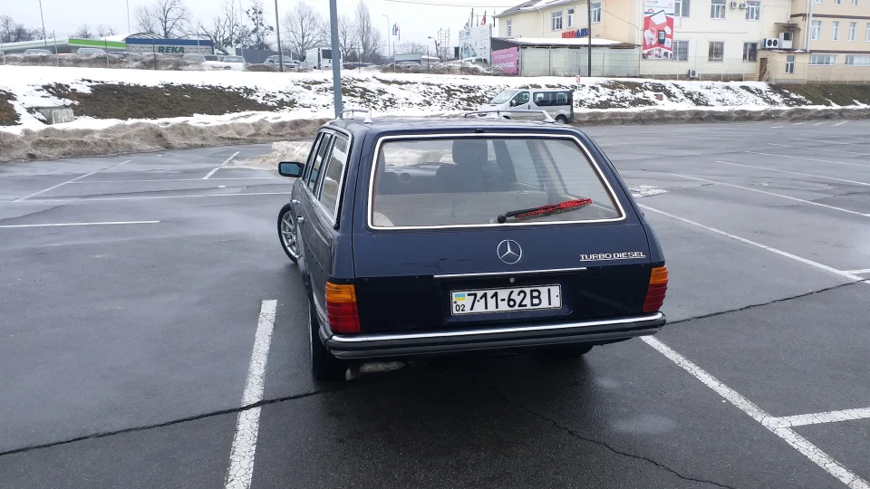 Mercedes-Benz W123 3.0 turbo diesel 4