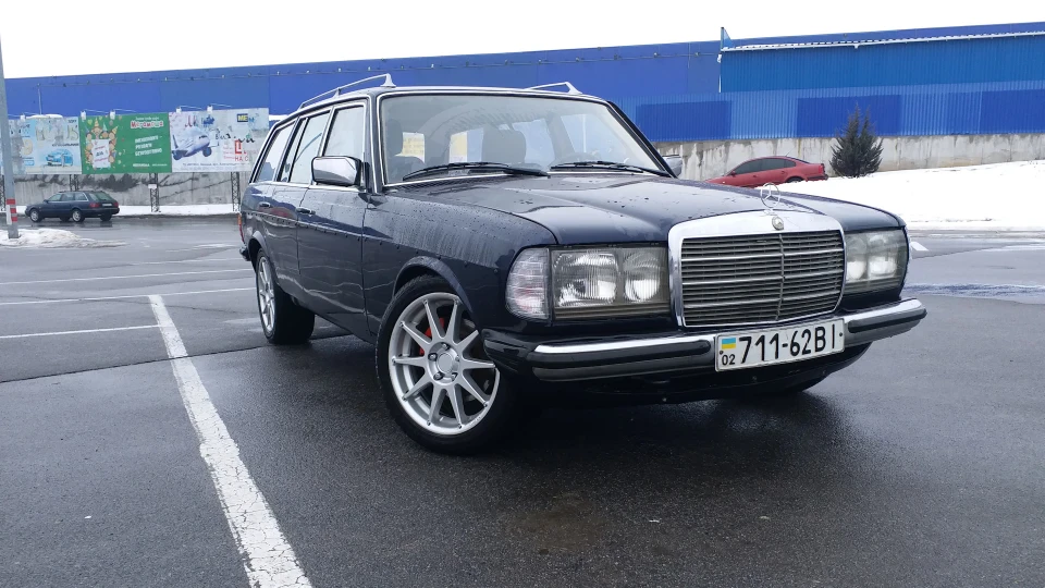 Mercedes-Benz W123 3.0 turbo diesel 5