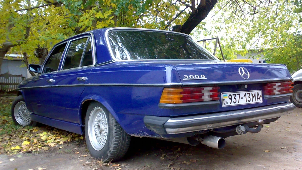 Mercedes-Benz W123 3.0 2
