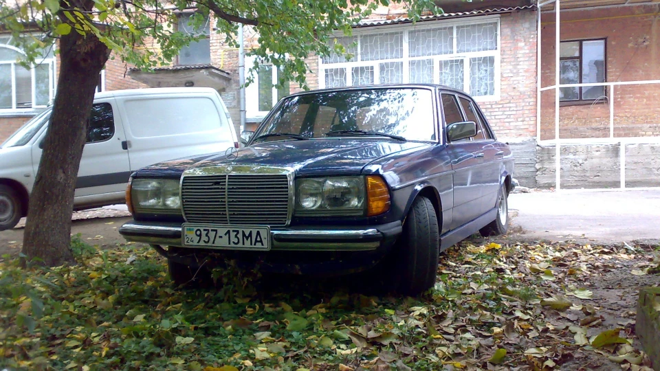 Mercedes-Benz W123 3.0 4