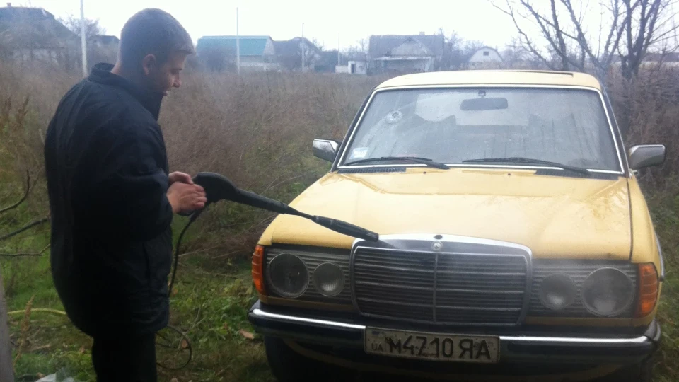 Mercedes-Benz W123 3.0 2