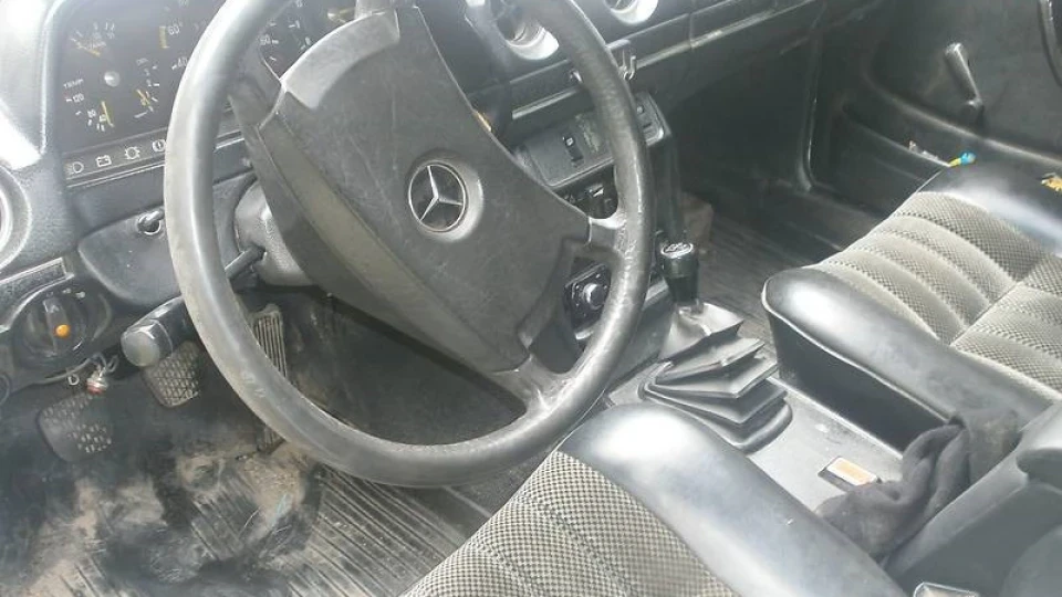 Mercedes-Benz W123 3.0 2