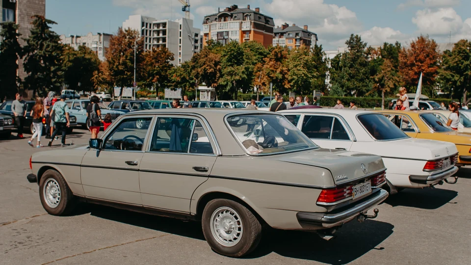 Mercedes-Benz W123 300 D Turbo 3
