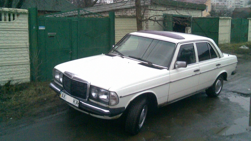 Mercedes-Benz W123 300 D 5