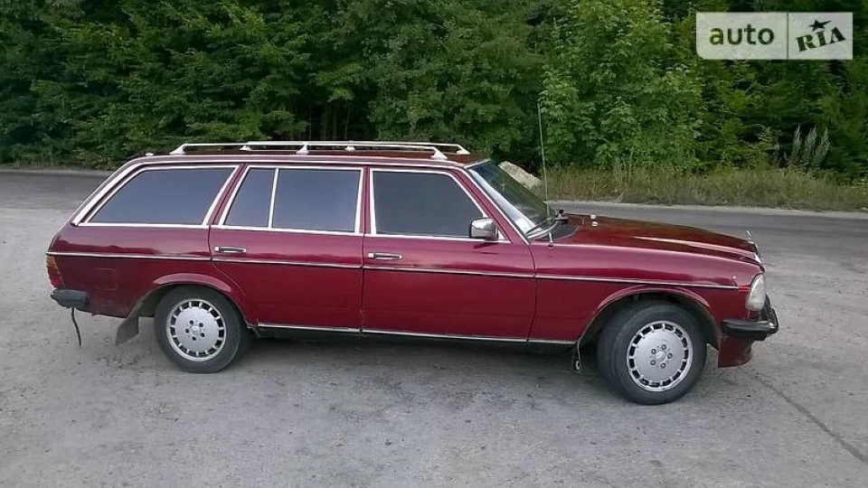 Mercedes-Benz W123 300D Touring 3