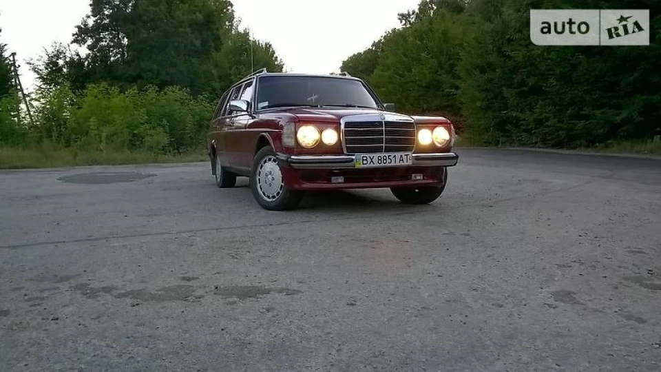 Mercedes-Benz W123 300D Touring 5