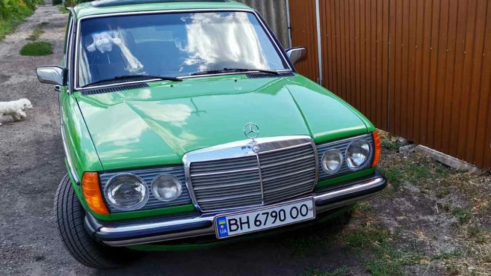 Mercedes-Benz W123 300D Turbo 3