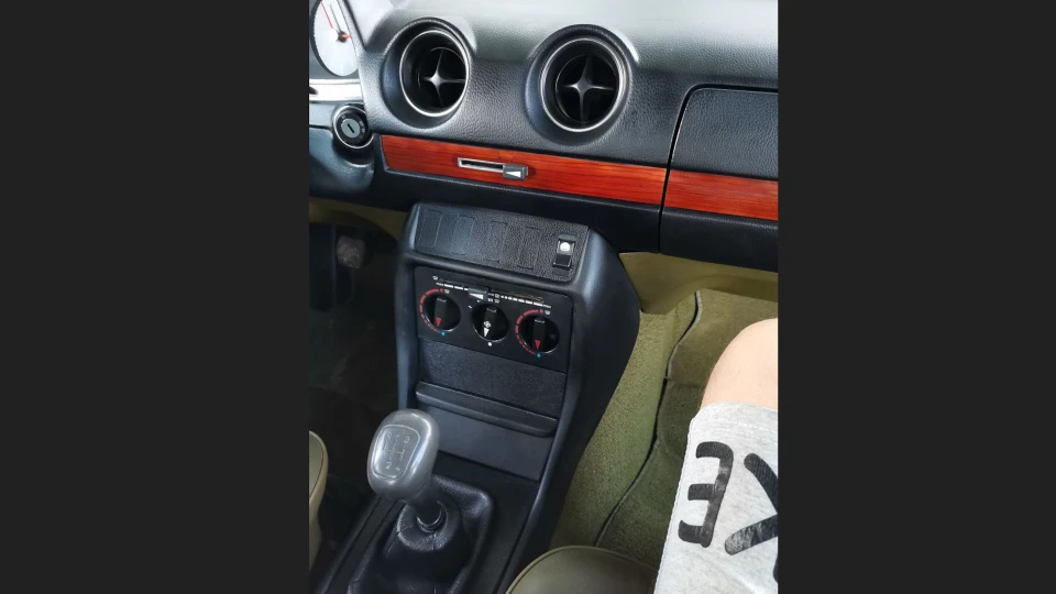Mercedes-Benz W123 300D Turbo 5