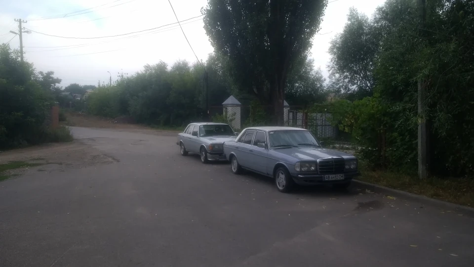 Mercedes-Benz W123 300TD