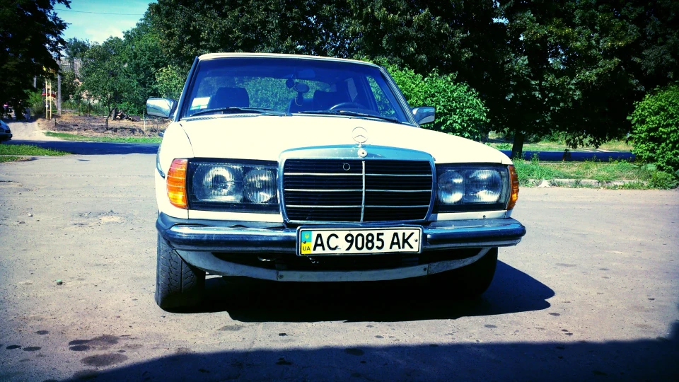 Mercedes-Benz W123 _Біла валізка_ 2