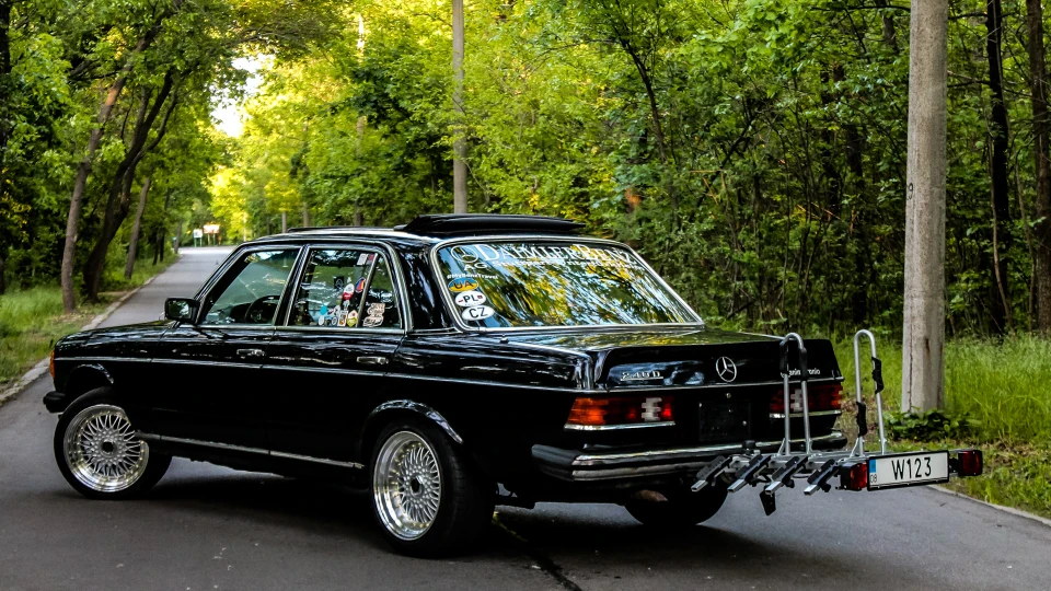 Mercedes-Benz W123 Black Baron 5
