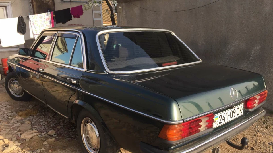 Mercedes-Benz W123 Чаки