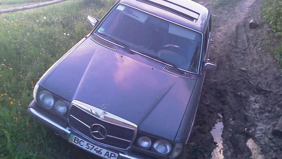 Mercedes-Benz W123 Дідусь 2
