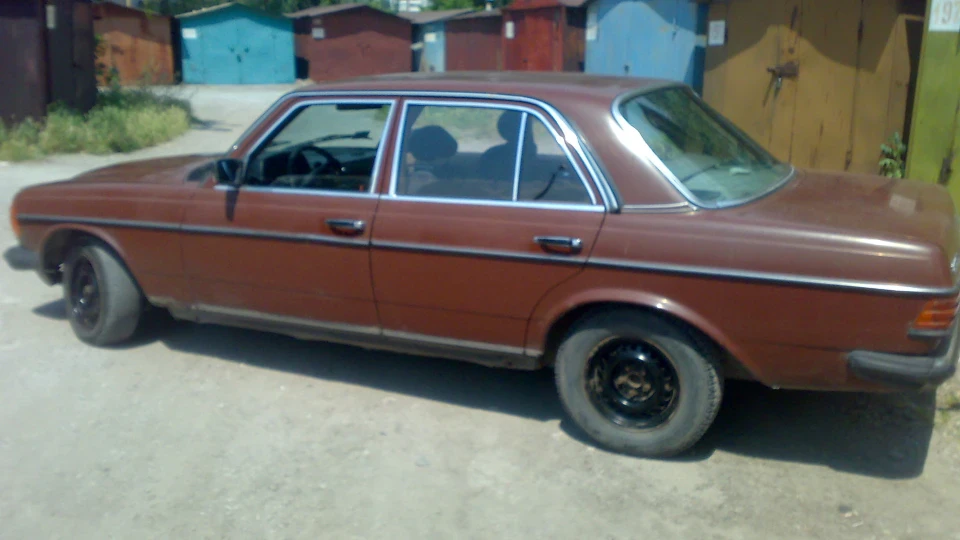 Mercedes-Benz W123 дідусь 3